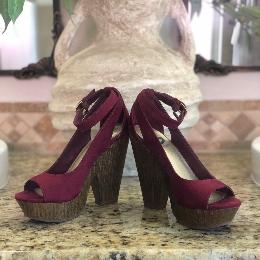 G by Guess Maroon Suede Open Toe Ankle Strap Wooden Wedge Platform Size 5.5